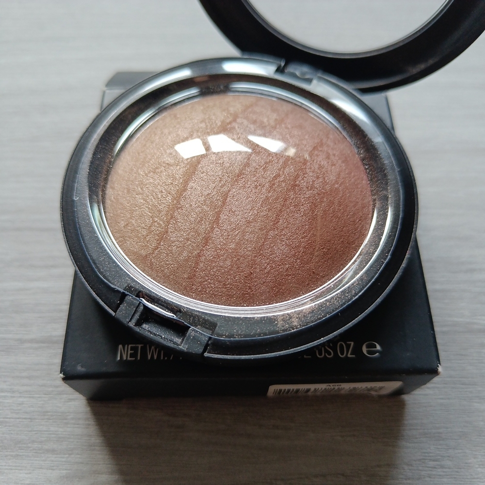 MAC Cosmetics Mineralize Skinfinish - Redhead 26 - Picture 3 of 7